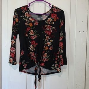 RUE 21 - flower top